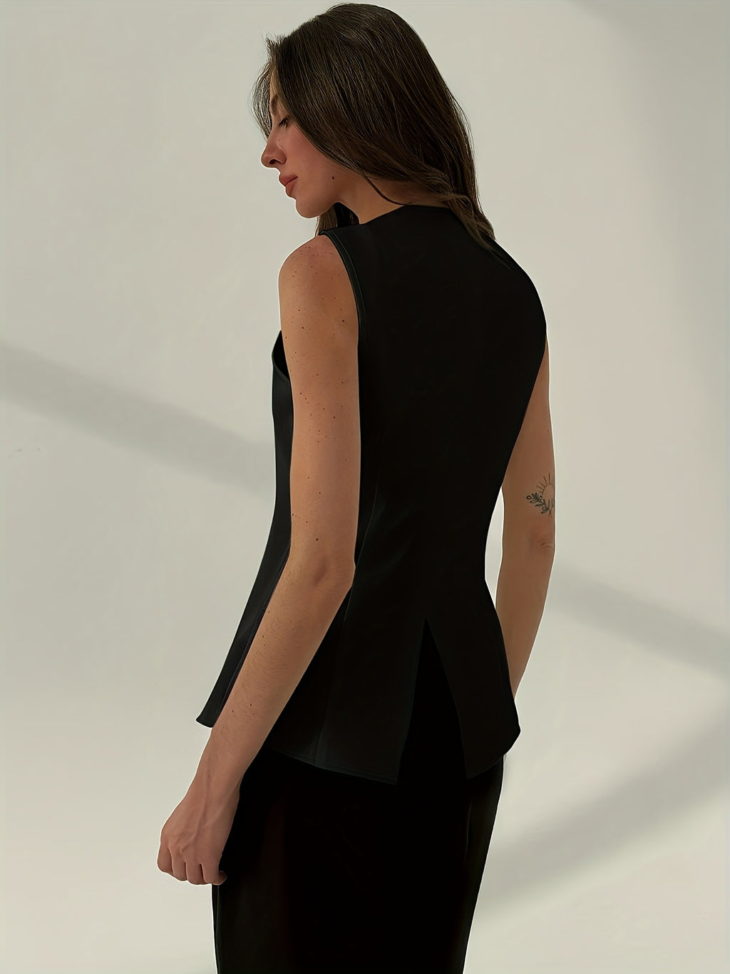 Elegant Women's Sleeveless Shirt - Slim Fit Round Neck with Golden Metal Eye Buttons, Black Solid Color, Machine Washable Spring\u002FSummer Office Top for Work & Casual Wear, Sophisticated Tailoring